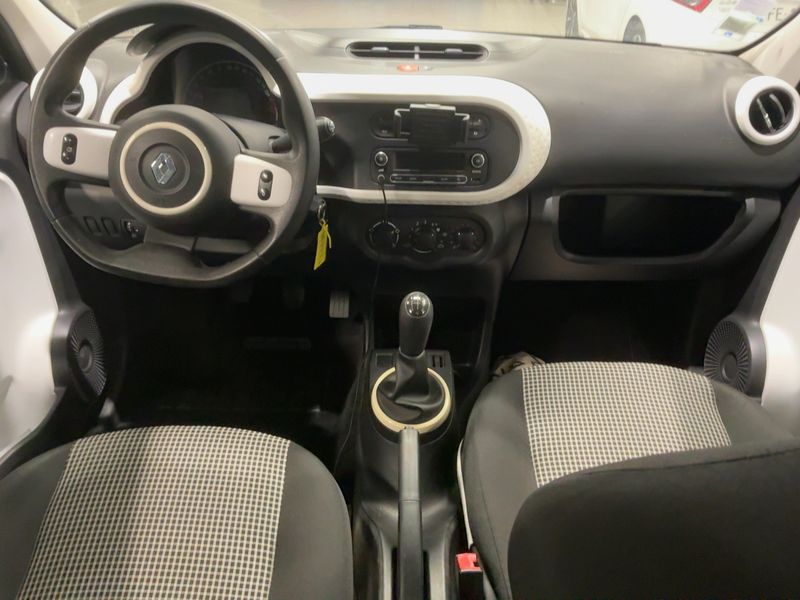 Renault Twingo 1.0 SCe Live — zdjęcie 12