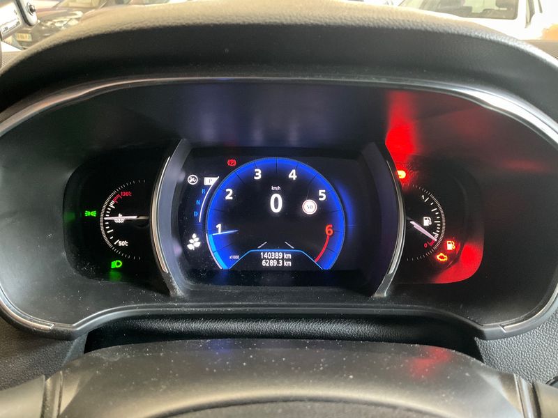 Renault Megane 1.3 TCe Business — zdjęcie 13