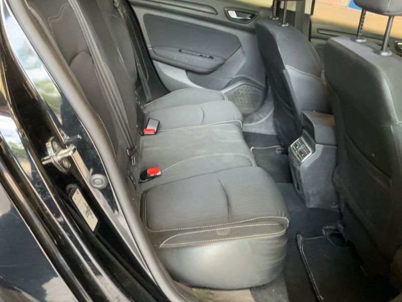 Renault Megane 1.3 TCe Business — zdjęcie 14
