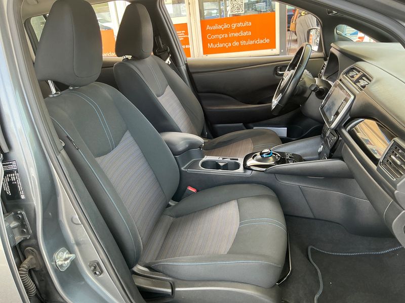 Nissan Leaf electric drive 110 kW N-Connecta — zdjęcie 11
