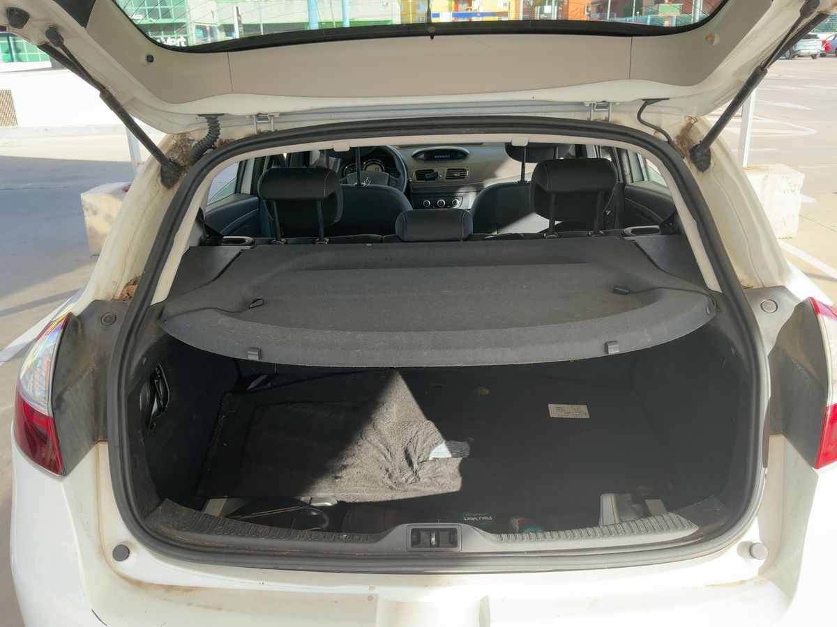 Renault Megane 2015 — photo 16