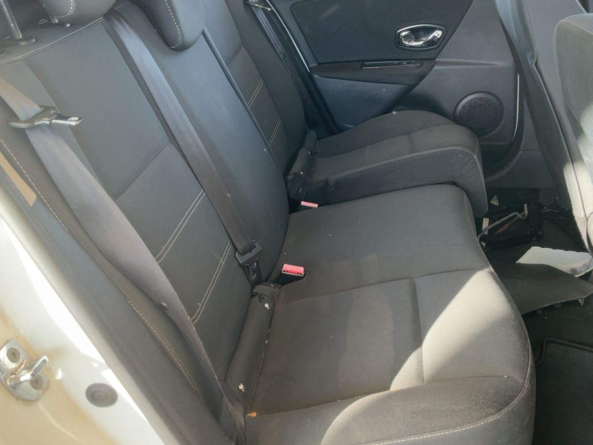 Renault Megane 2015 — photo 20
