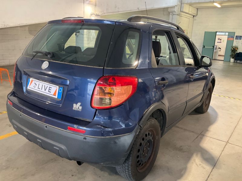Fiat Sedici 1.9 JTD Multijet Dynamic 4x4 — zdjęcie 2