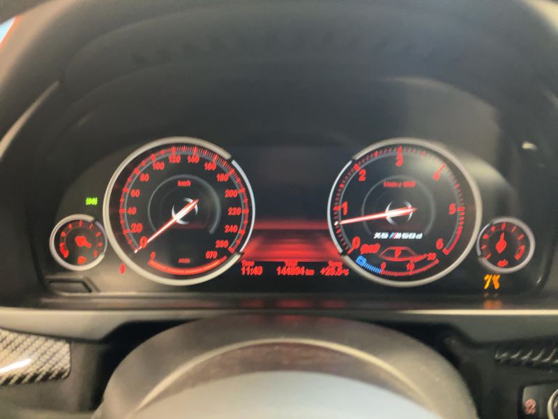 BMW X5 M50d — zdjęcie 13