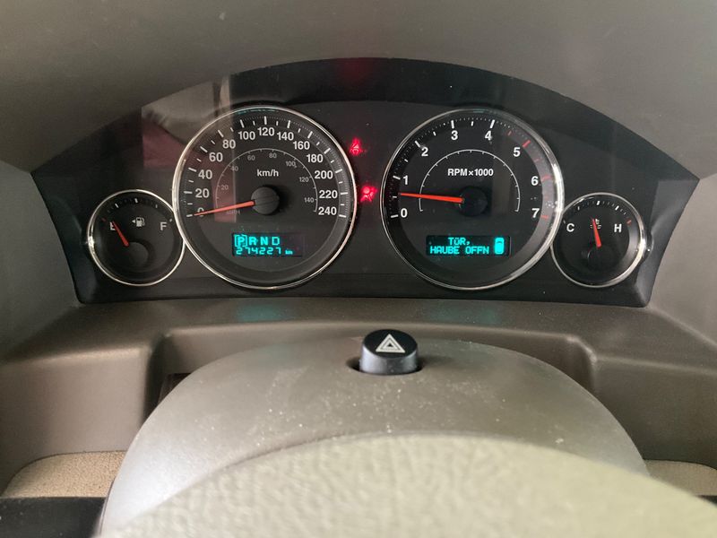 Jeep Commander 3.0 CRD V6 Limited — zdjęcie 13