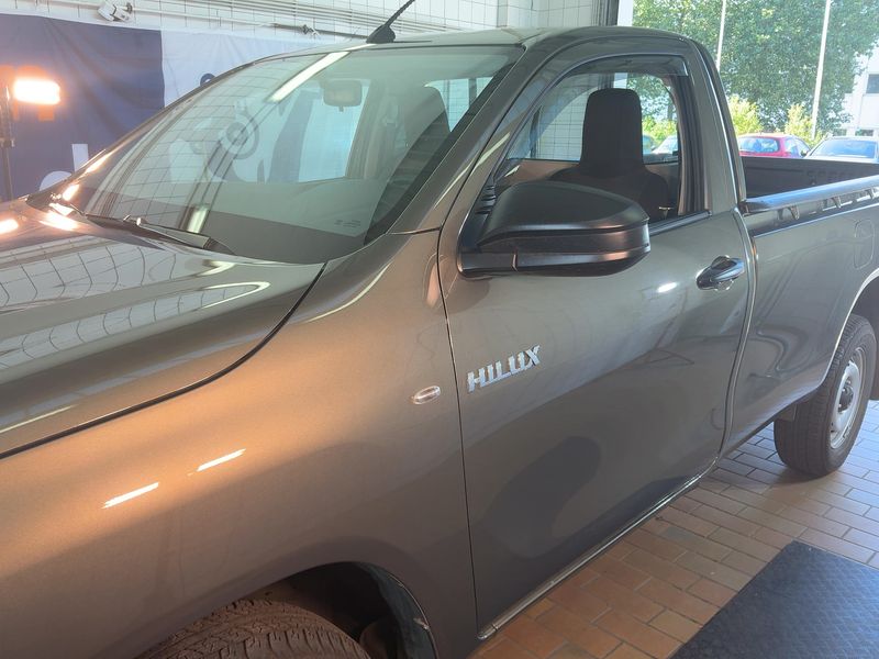 Toyota Hilux 2.4 D-4D Single Cab Duty 4x2 — zdjęcie 4
