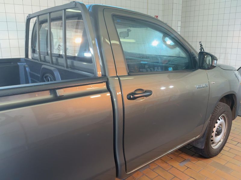 Toyota Hilux 2.4 D-4D Single Cab Duty 4x2 — zdjęcie 7