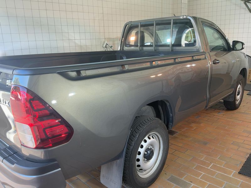 Toyota Hilux 2.4 D-4D Single Cab Duty 4x2 — zdjęcie 6