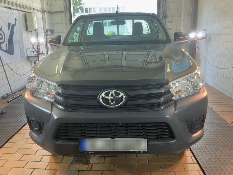 Toyota Hilux 2.4 D-4D Single Cab Duty 4x2 — zdjęcie 9