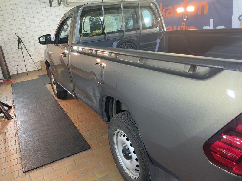 Toyota Hilux 2.4 D-4D Single Cab Duty 4x2 — zdjęcie 3
