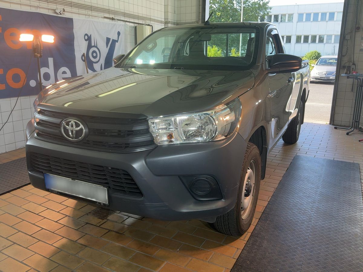 Toyota Hilux 2022 — photo 1