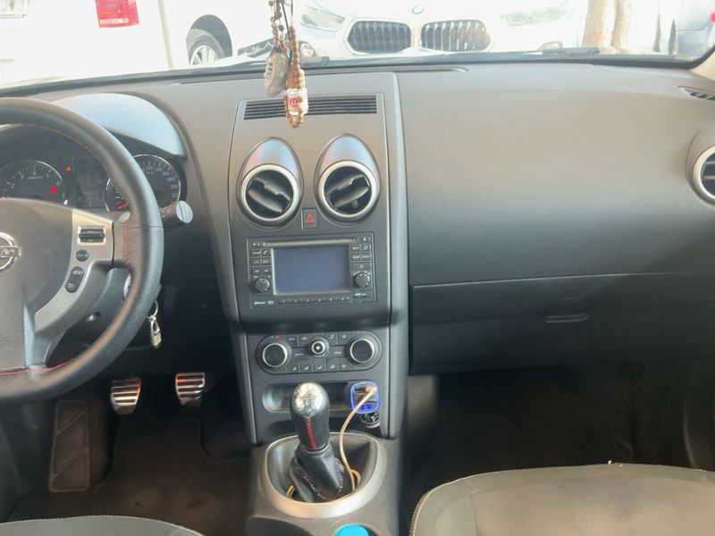 Nissan Qashqai 1.6 Tekna Sport — zdjęcie 12