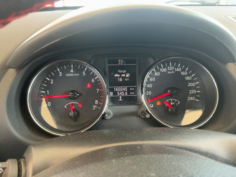 Nissan Qashqai 1.6 Tekna Sport — zdjęcie 13
