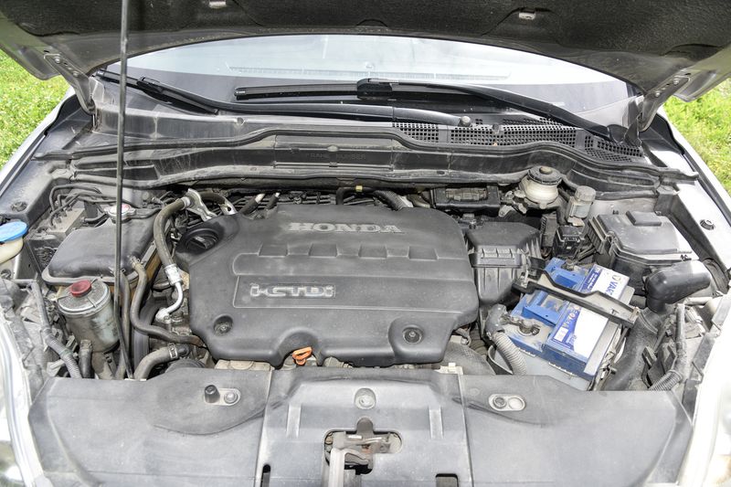 Honda CR-V 2.2 CTDI Executive — zdjęcie 8