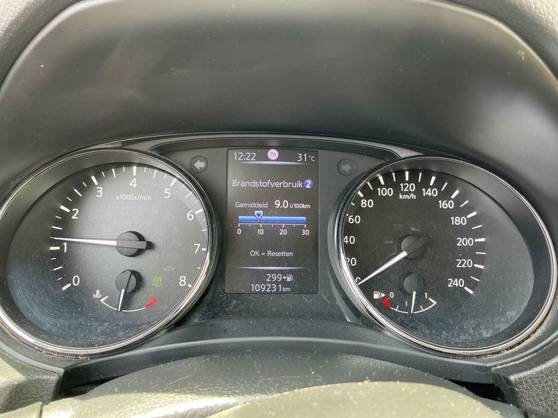 Nissan X-Trail 1.6 Tekna — zdjęcie 13