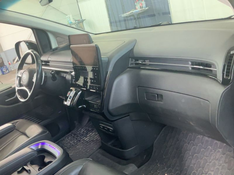 Hyundai Staria 2.2 CRDi Signature 4WD — zdjęcie 12