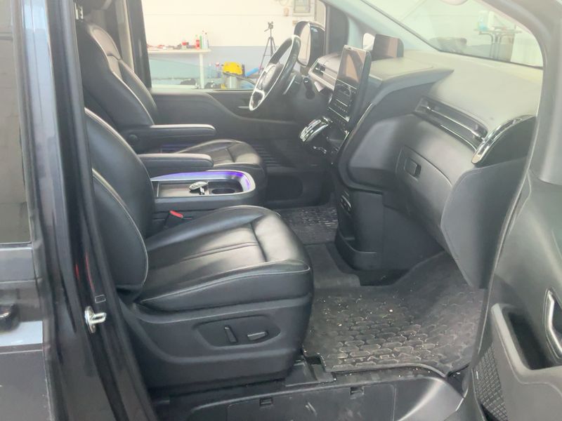 Hyundai Staria 2.2 CRDi Signature 4WD — zdjęcie 11
