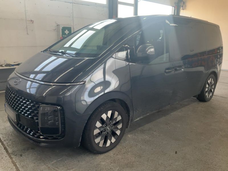 Hyundai Staria 2.2 CRDi Signature 4WD — zdjęcie 2