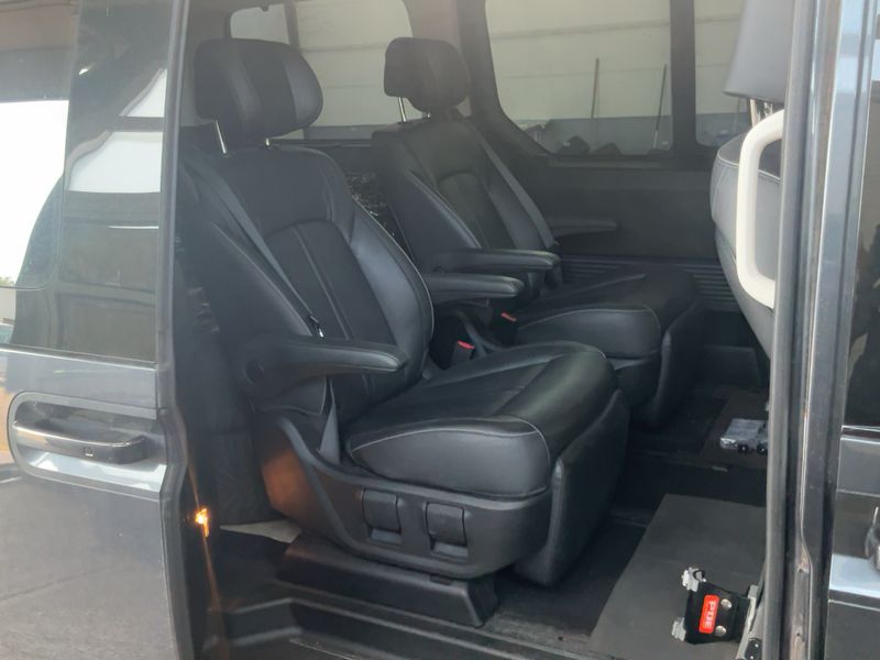 Hyundai Staria 2.2 CRDi Signature 4WD — zdjęcie 14