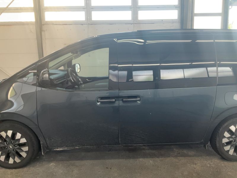 Hyundai Staria 2.2 CRDi Signature 4WD — zdjęcie 4