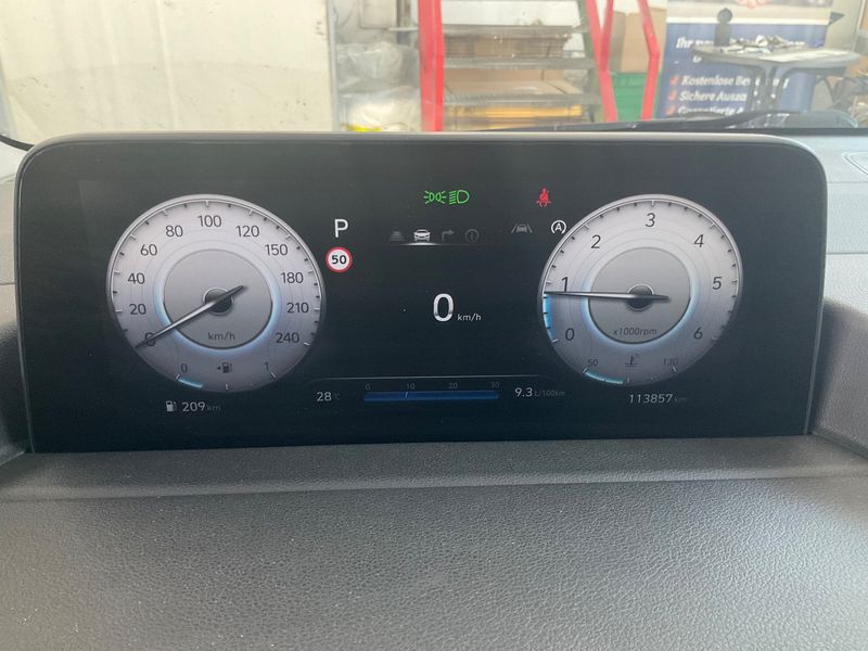 Hyundai Staria 2.2 CRDi Signature 4WD — zdjęcie 13