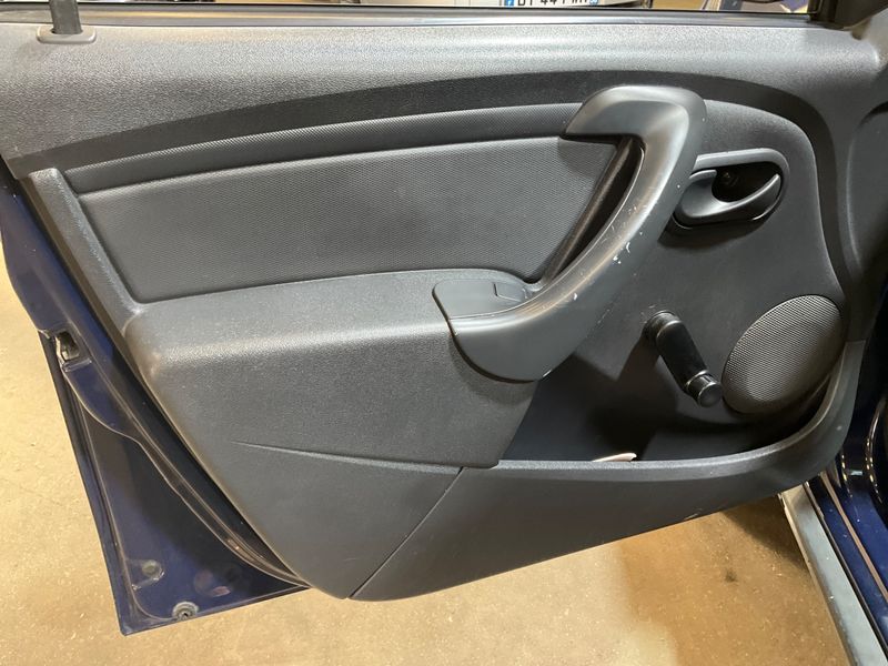 Dacia Duster 1.5 dCi 4x2 2013 – снимка 36