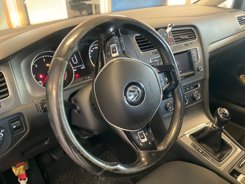 Volkswagen Golf VII 1.6 TDI Comfortline BlueMotion Tech 2013 – снимка 22