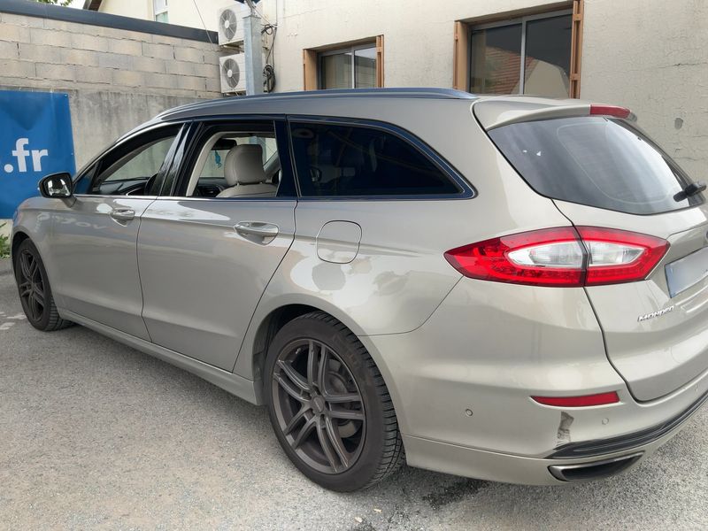 Ford Mondeo 2.0 EcoBoost Titanium — zdjęcie 3