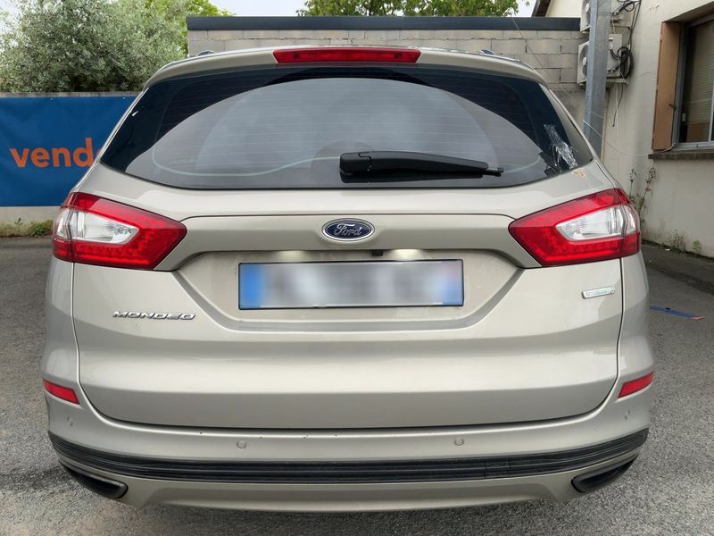 Ford Mondeo 2.0 EcoBoost Titanium — zdjęcie 5