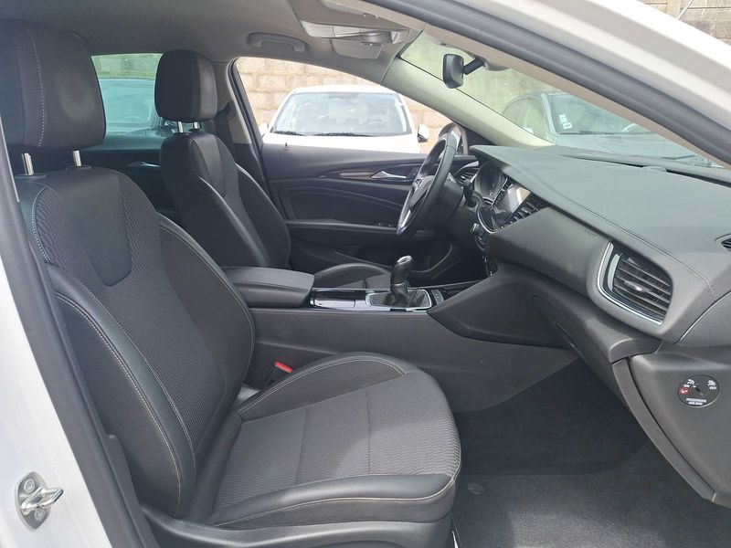 Opel Insignia Grand Sport 1.6 CDTI DPF Innovation — zdjęcie 10