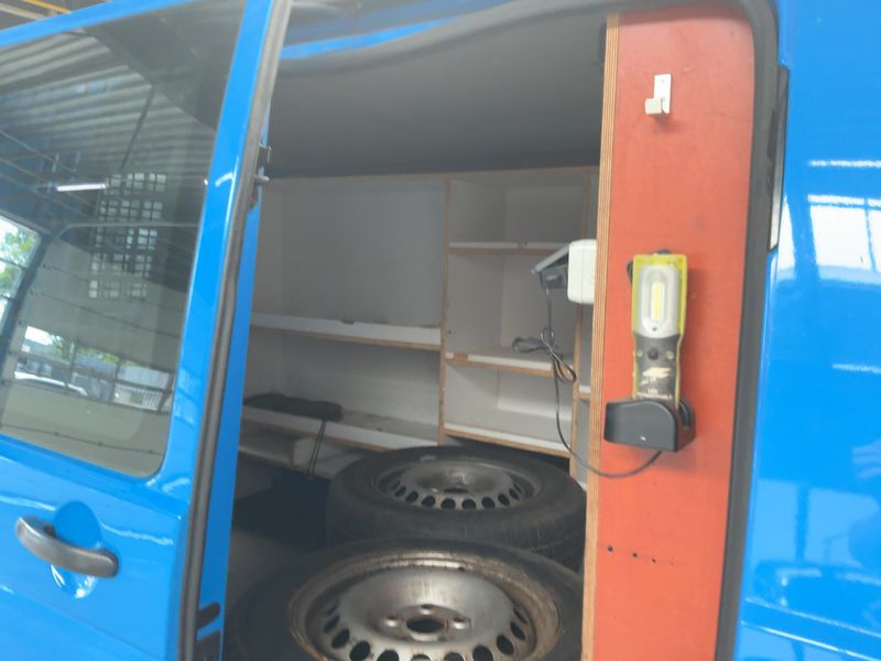 Volkswagen T5 Transporter 2.0 TDI Kasten — zdjęcie 14