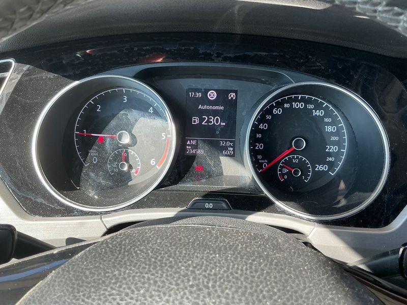 Volkswagen Touran 1.6 TDI Comfortline BlueMotion Tech — zdjęcie 13