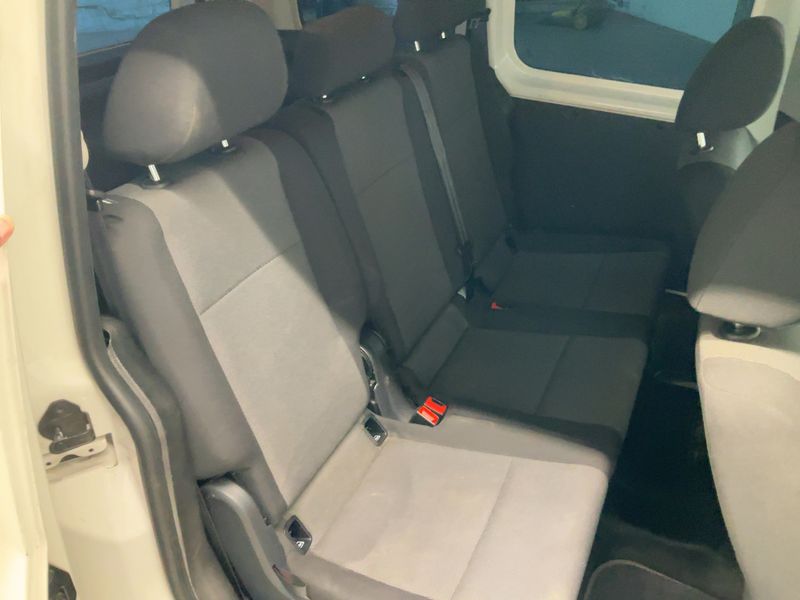 Volkswagen Caddy 2.0 TDI Kombi BlueMotion Tech — zdjęcie 14