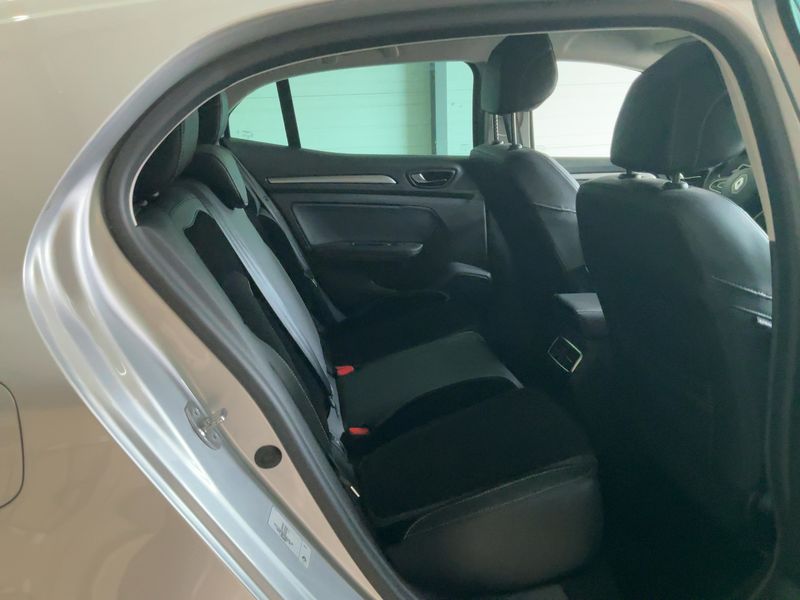 Renault Megane 1.2 TCe Energy Intens — zdjęcie 14