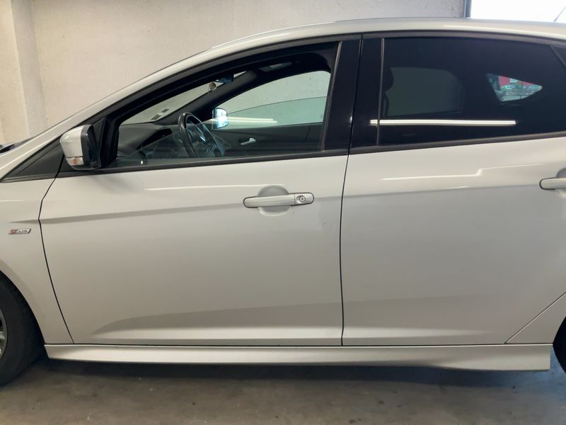 Ford Focus 1.0 EcoBoost ST-Line 2018 – снимка 4