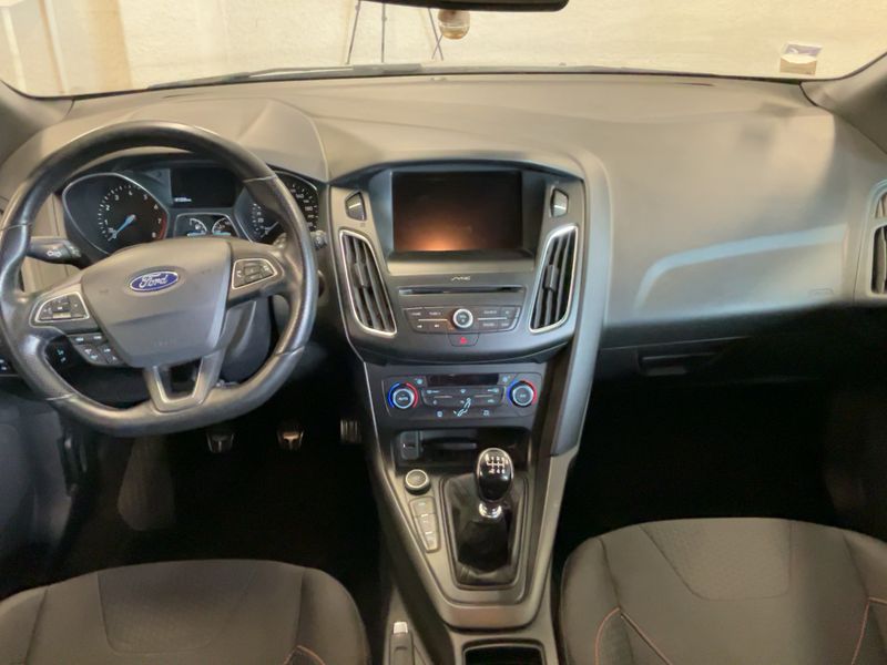 Ford Focus 1.0 EcoBoost ST-Line 2018 – снимка 17