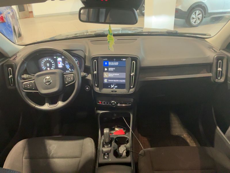 Volvo XC40 1.5 T3 Momentum Core 2WD — zdjęcie 12