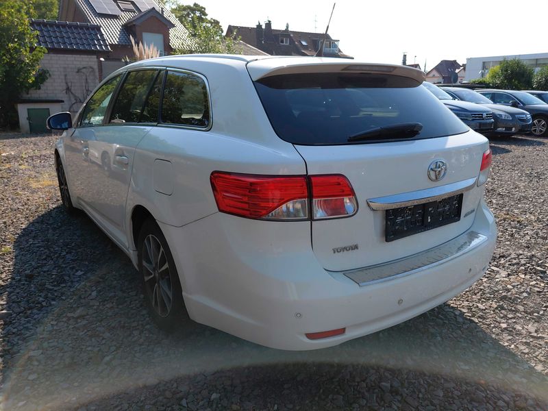 Toyota Avensis 2.0 D-4D Edition — zdjęcie 3