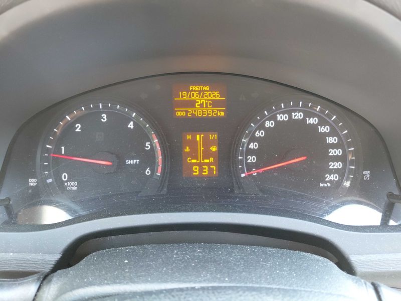 Toyota Avensis 2.0 D-4D Edition — zdjęcie 12