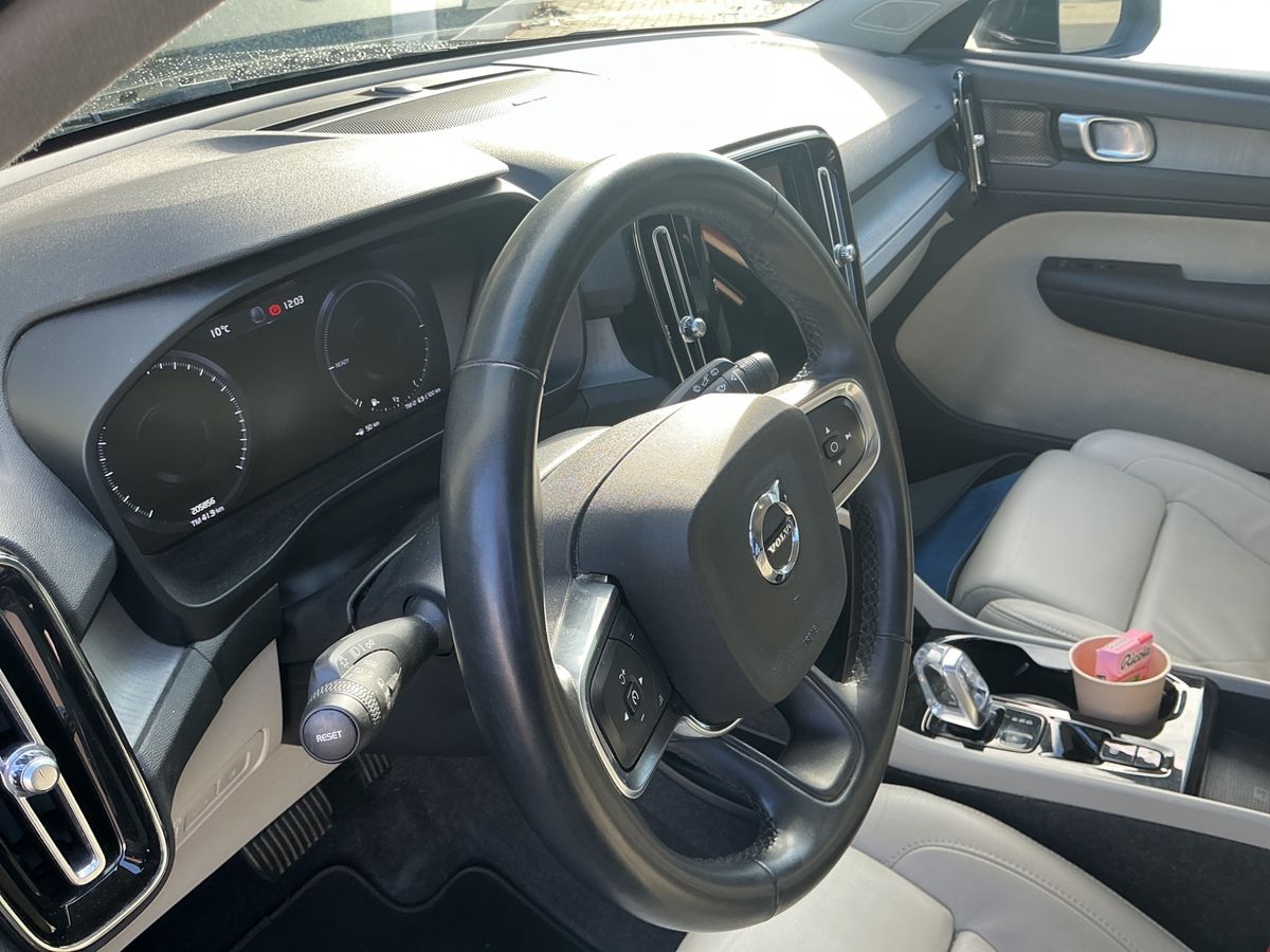 Volvo XC40 2021 — photo 31