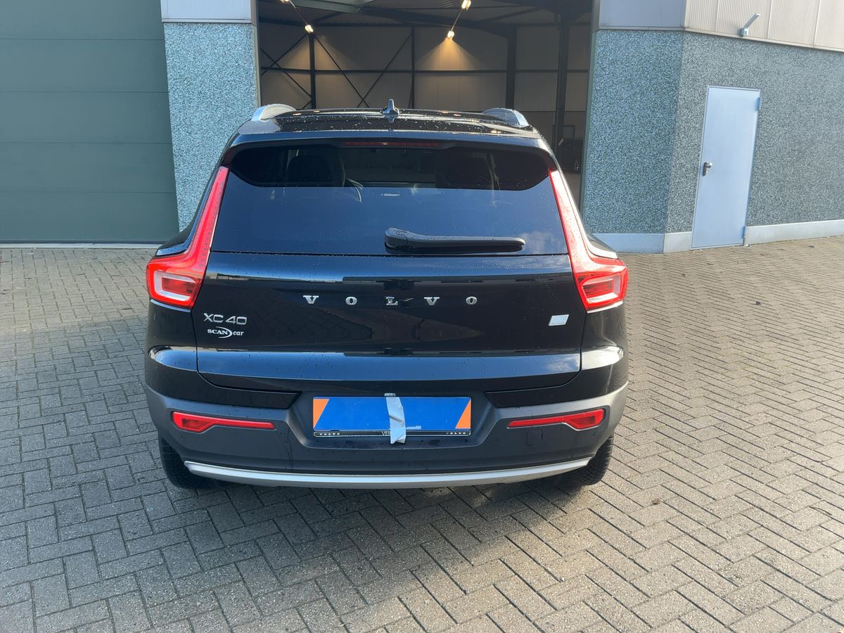 Volvo XC40 2021 — photo 8