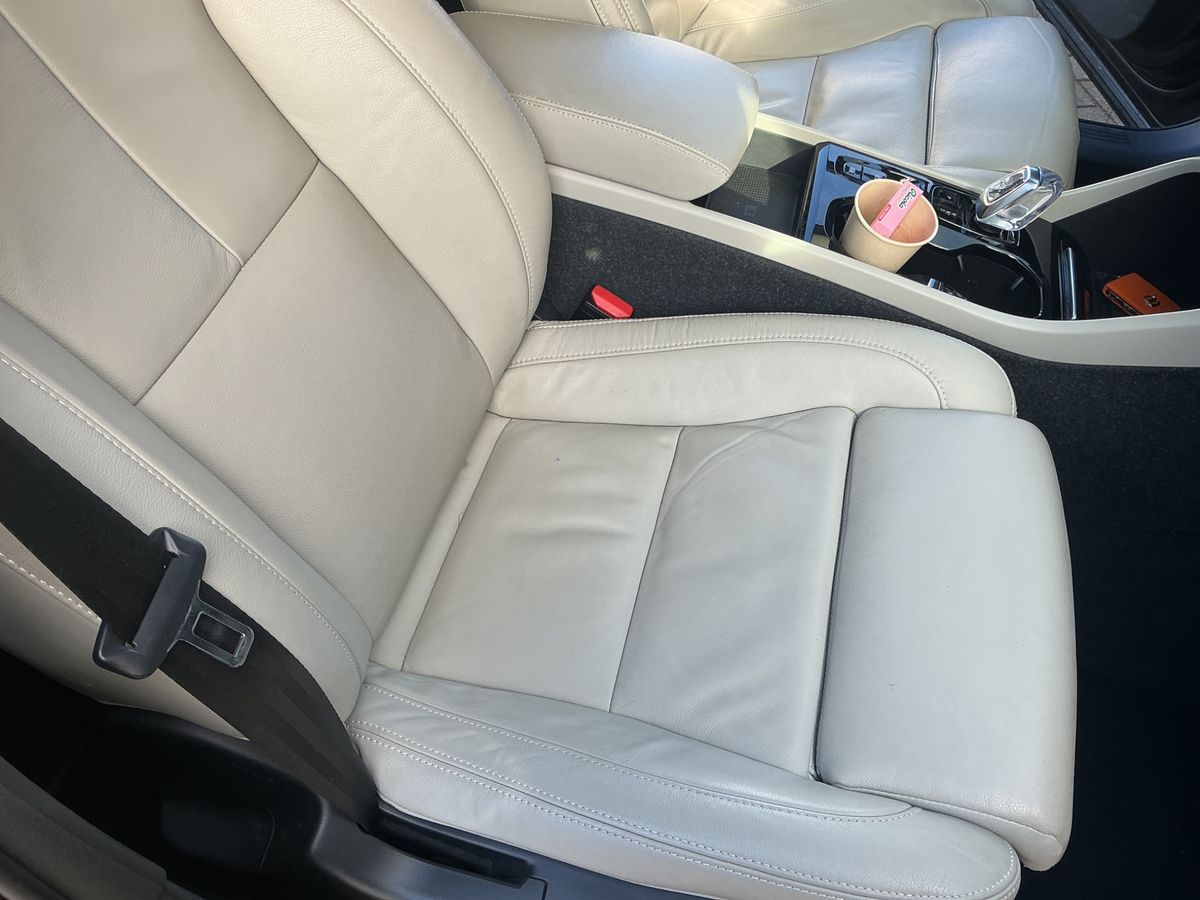 Volvo XC40 2021 — photo 38