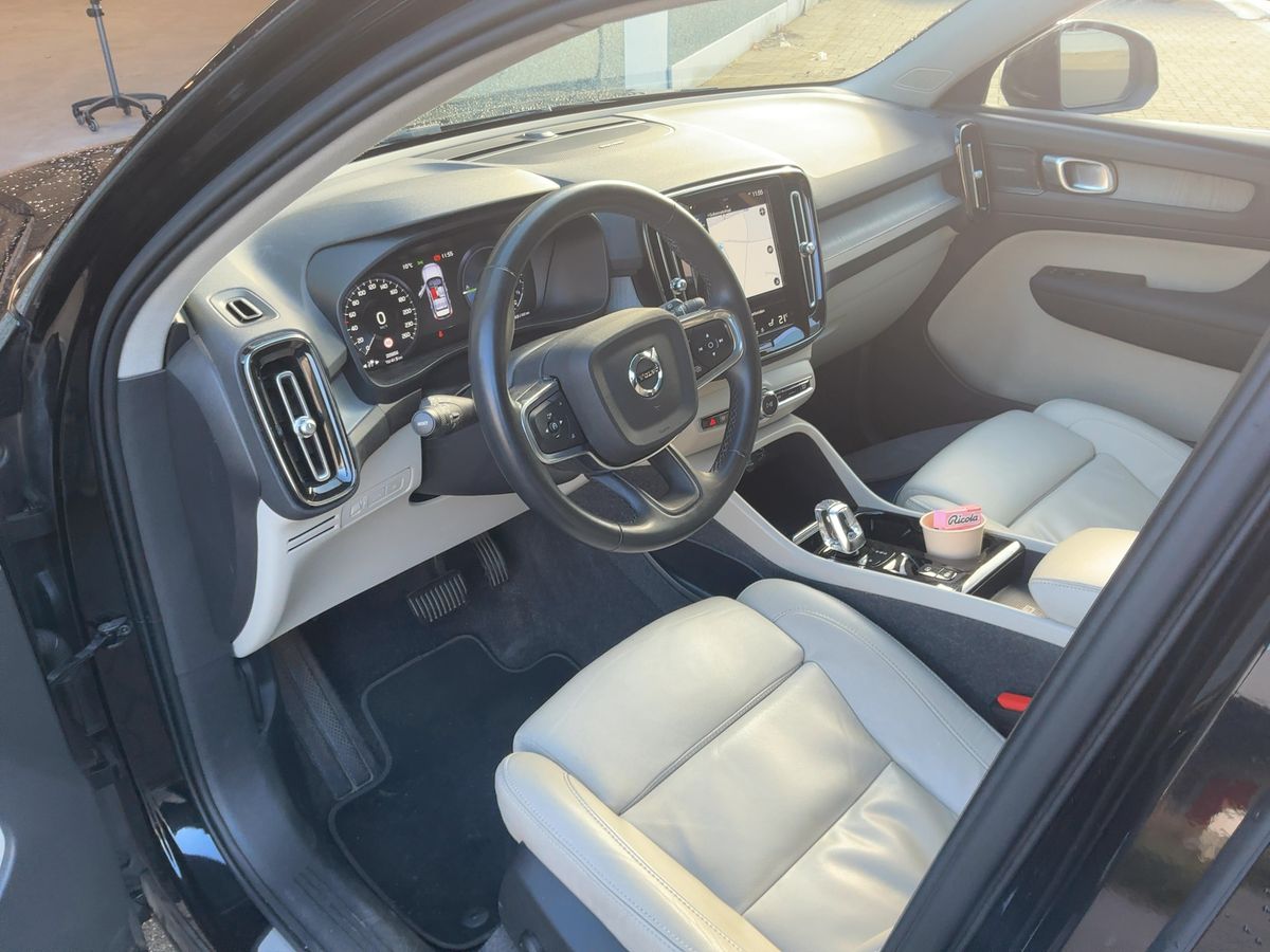 Volvo XC40 2021 — photo 18