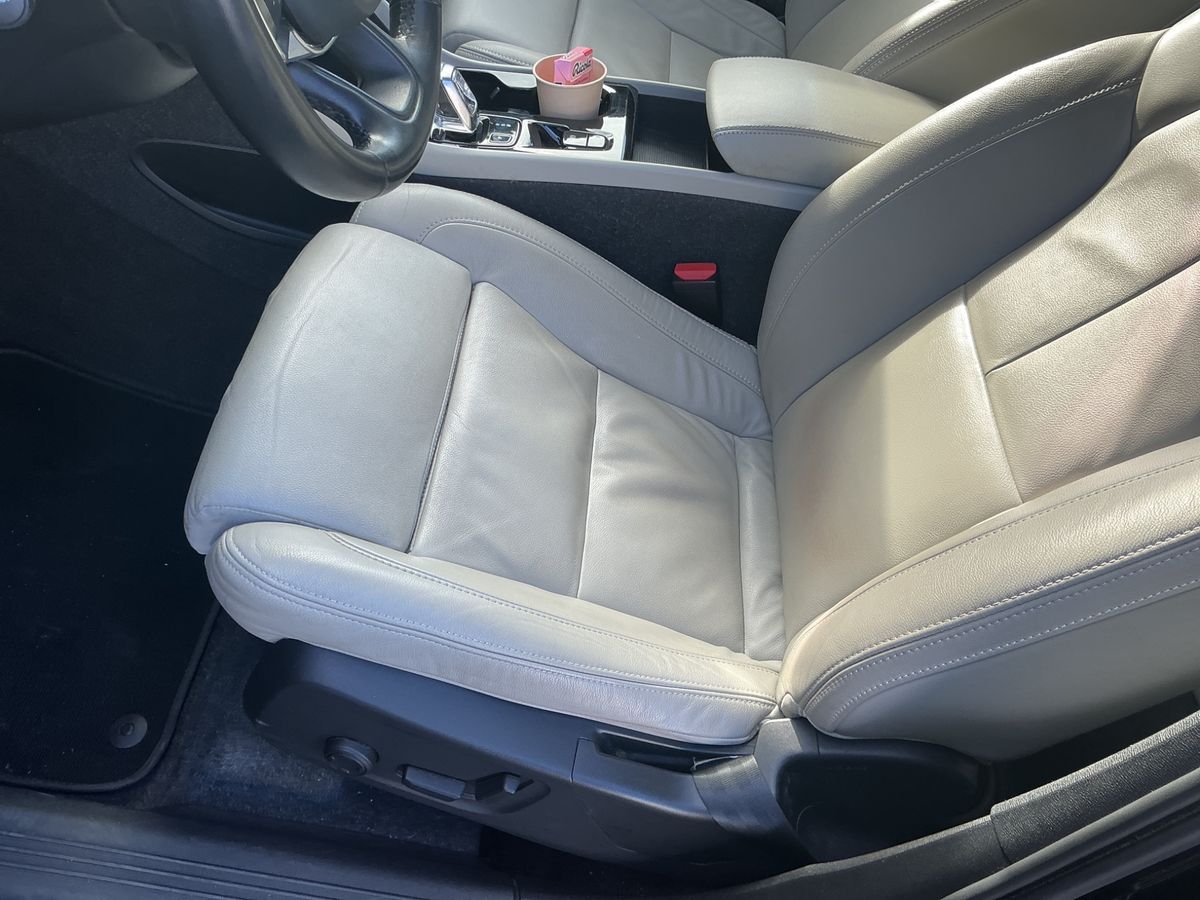 Volvo XC40 2021 — photo 36