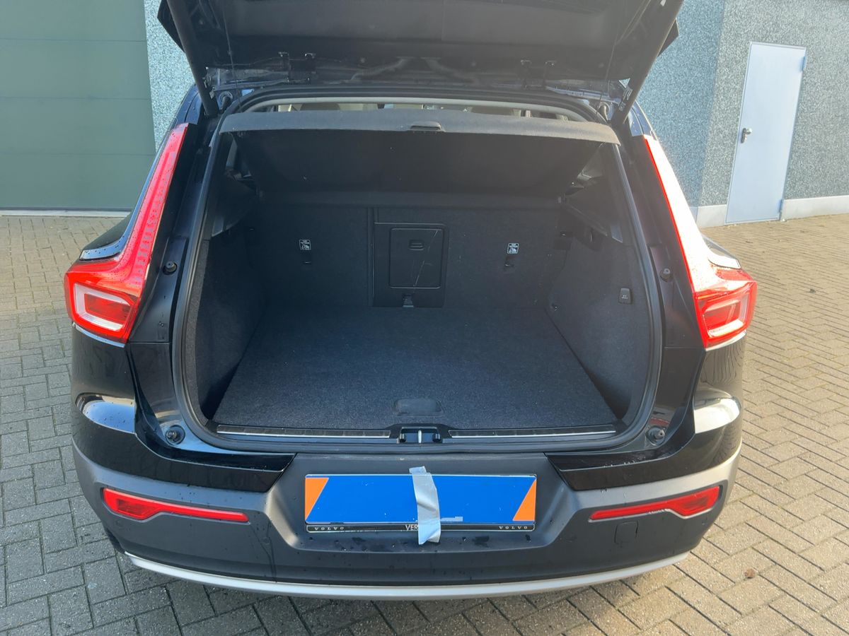 Volvo XC40 2021 — photo 16