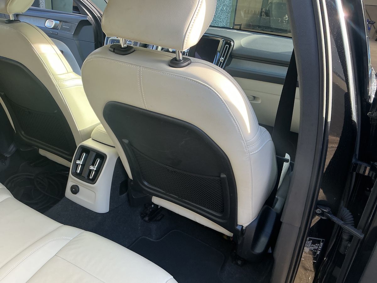 Volvo XC40 2021 — photo 34