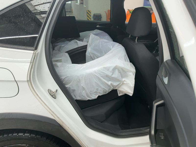 Volkswagen Taigo 1.5 TSI ACT R-Line — zdjęcie 14