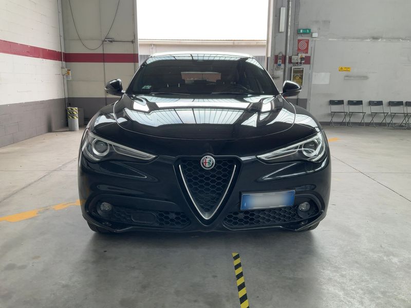 Alfa Romeo Stelvio 2.2 JTDM Lusso Q4 — zdjęcie 9