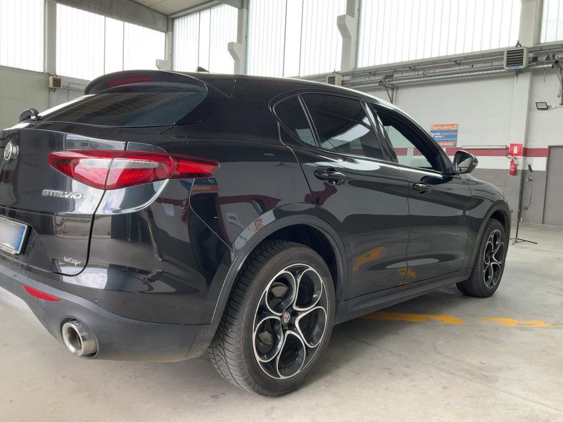 Alfa Romeo Stelvio 2.2 JTDM Lusso Q4 — zdjęcie 6