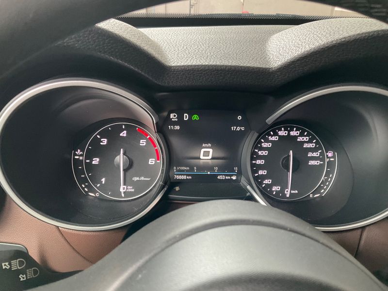 Alfa Romeo Stelvio 2.2 JTDM Lusso Q4 — zdjęcie 13